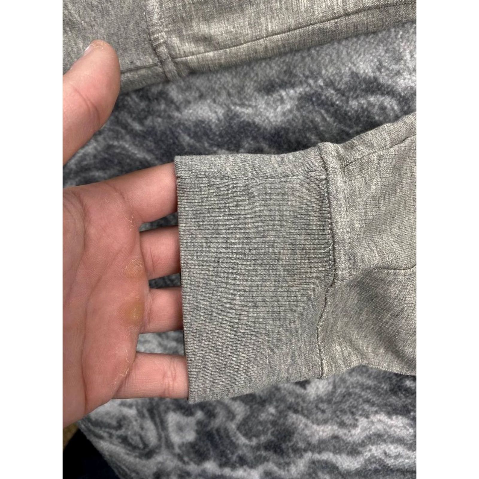 Vintage CP Company Sweatshirt Men L Gray Pullover Crew Neck Regular Size L Size US L / EU 52-54 / 3 - 5 Thumbnail