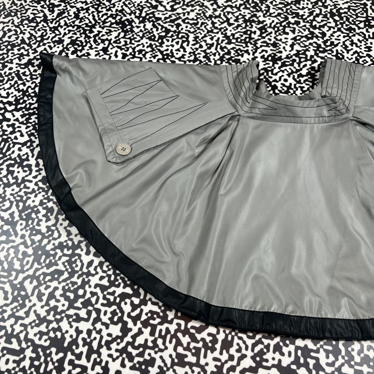 GF Ferre Vintage Y2K GF FERRE Gianfranco Flared Mini Skirt Luxury Size 26" / US 2 / IT 38 - 12 Thumbnail