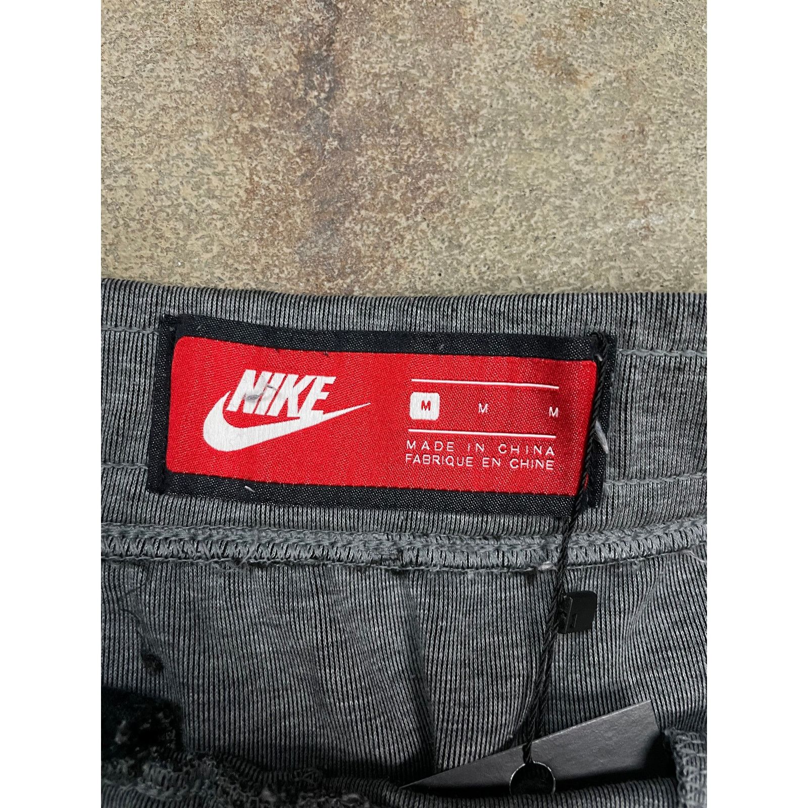 Nike Nike Tech Shorts grey Used Medium Size US 32 / EU 48 - 3 Thumbnail