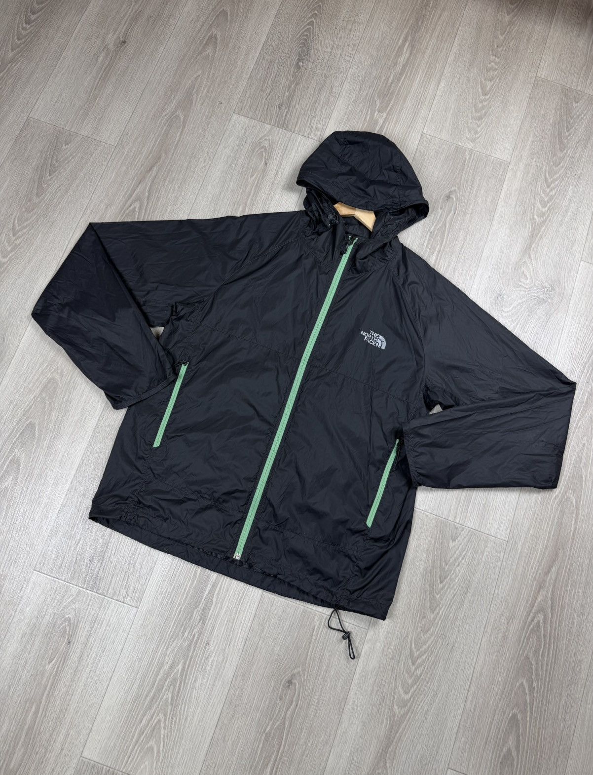 The North Face The North Face Flyweight Jacket Windbreaker Size L Size US L / EU 52-54 / 3 - 3 Thumbnail