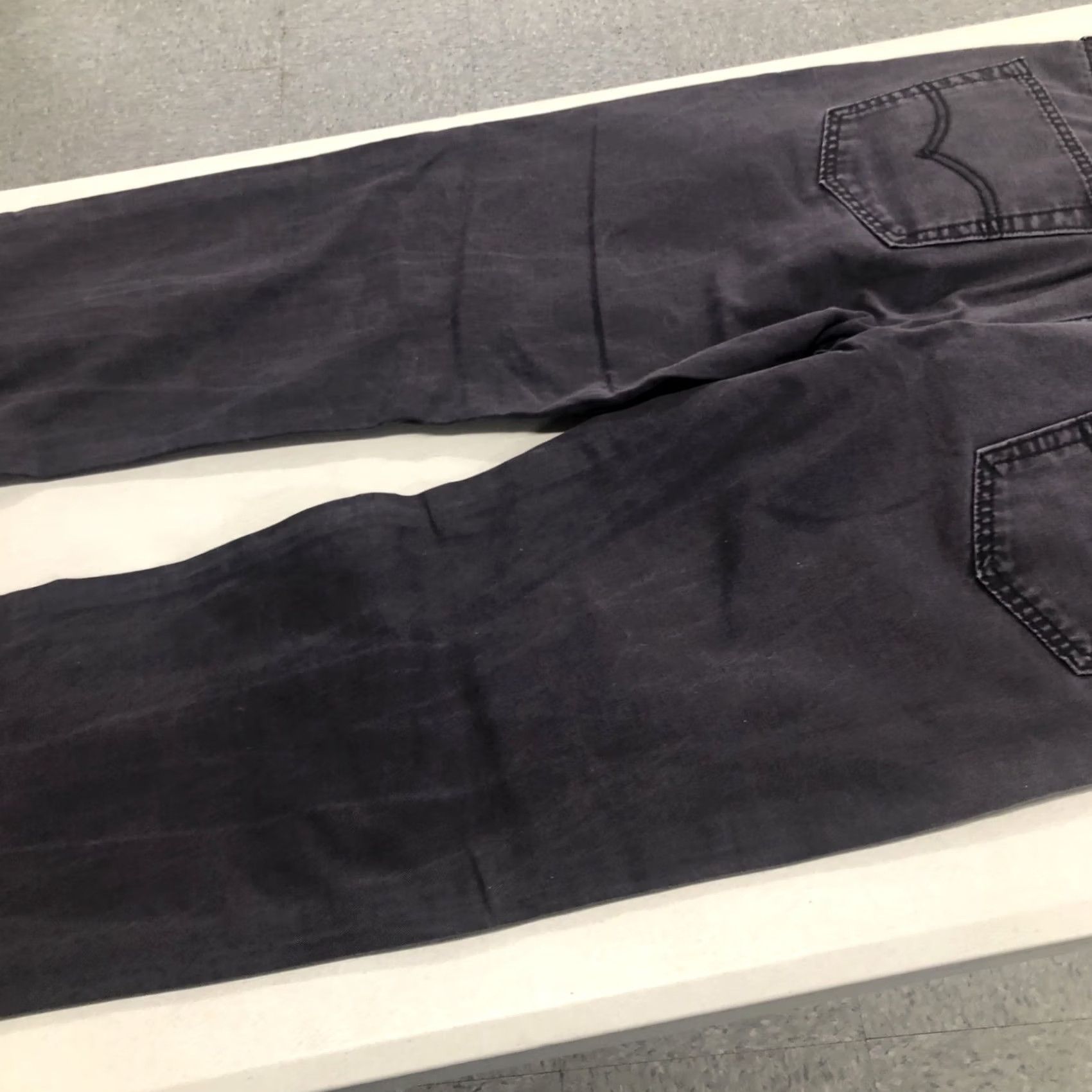Levi's Levi's 514 Jeans Straight Denim Zip Fly 34x31 Dark Gray Black 5-Pocket Men Adult Regular Size US 34 / EU 50 - 7 Thumbnail