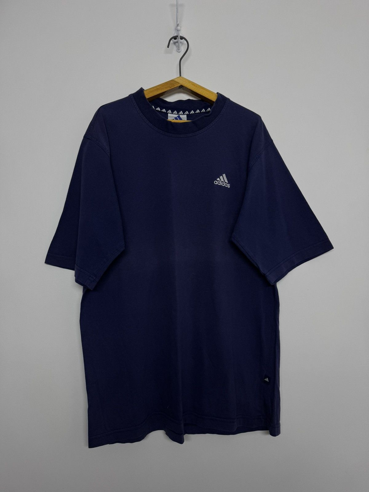 Adidas Vintage Adidas Logo T-Shirt 90’s Size US M / EU 48-50 / 2 - 5 Thumbnail