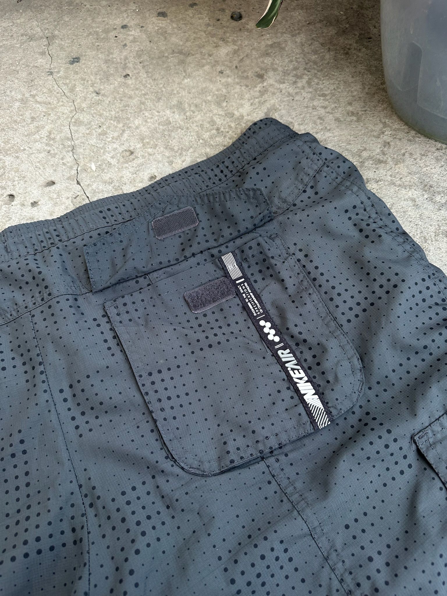 Nike Vintage Nike Air cargo shorts size L y2k Size US 34 / EU 50 - 13 Thumbnail