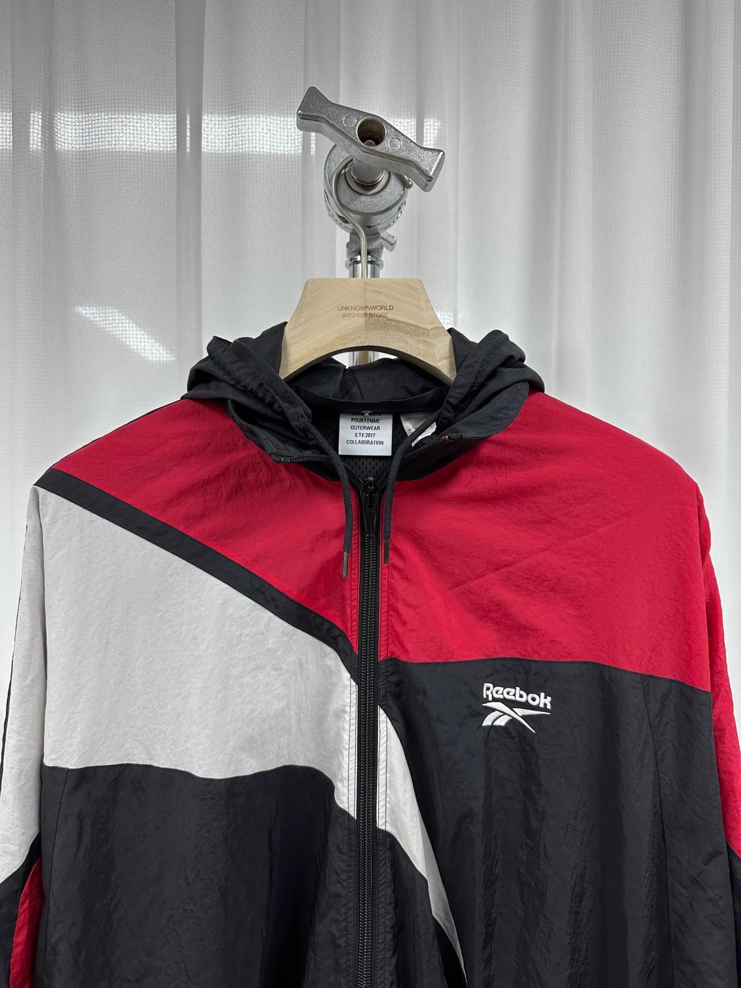 Vetements Vetements x Reebok Oversized Batwing Hooded Jacket S Size US S / EU 44-46 / 1 - 2 Thumbnail
