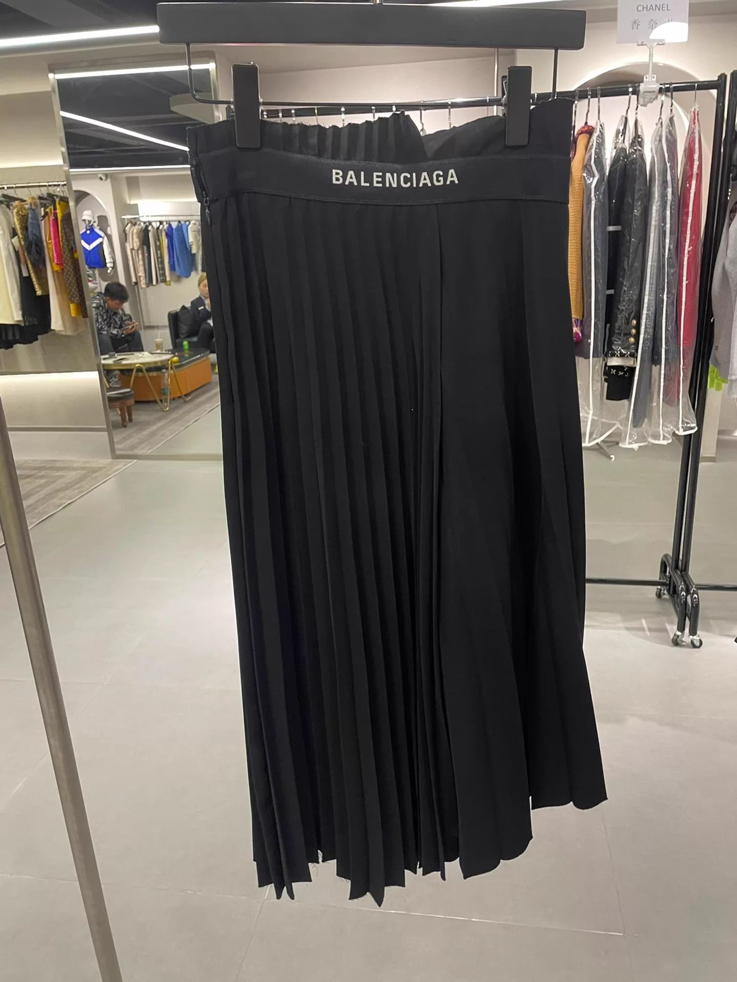 Balenciaga Balenciaga Women's Pleated Black Skirt 36 Size 26" / US 2 / IT 38 - 1 Thumbnail