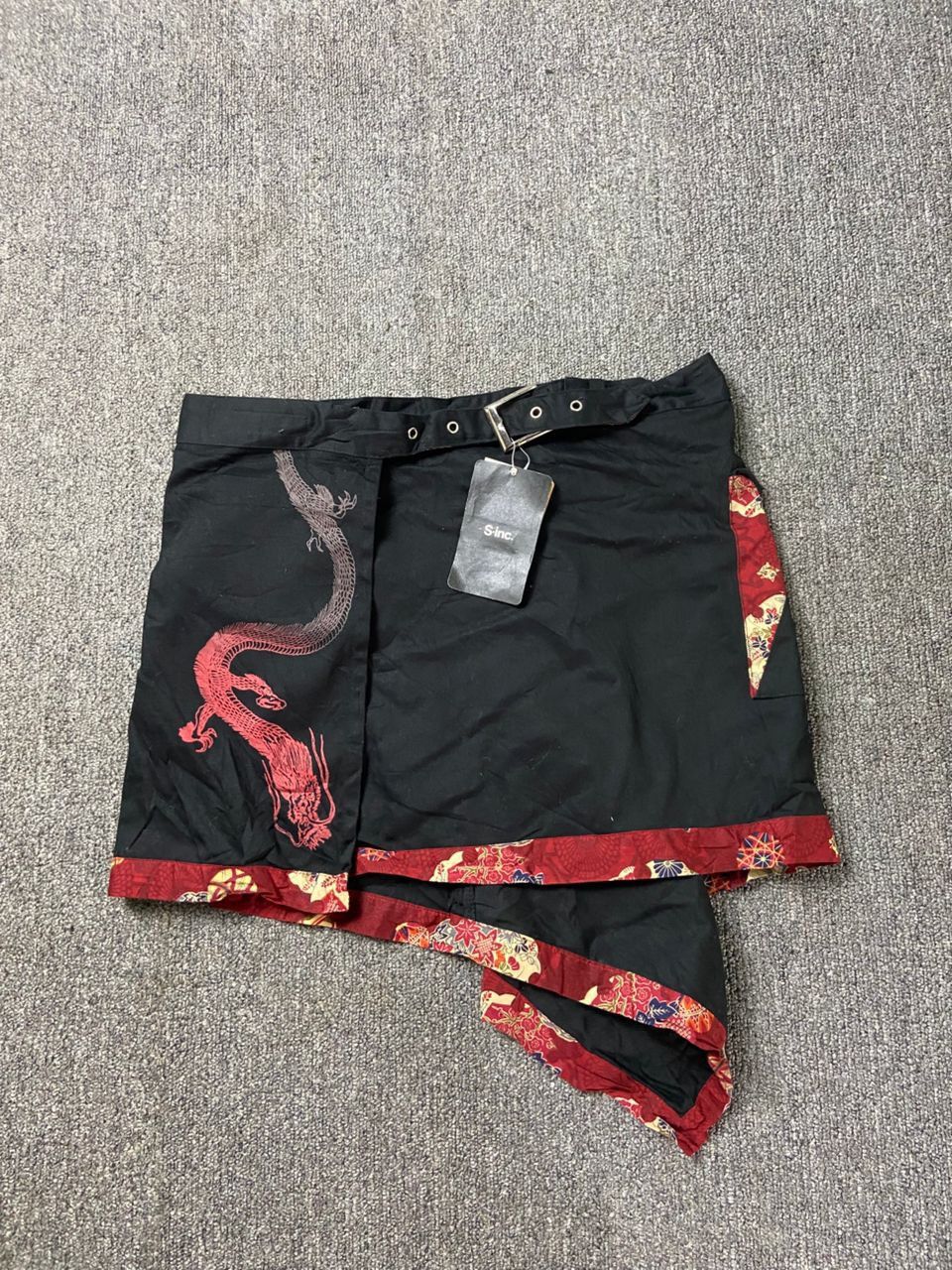 Japanese Brand S-Inc Kikou Embroidered Dragon Mini Skirt (204) Size 36" / US 14 / IT 50 - 1 Thumbnail