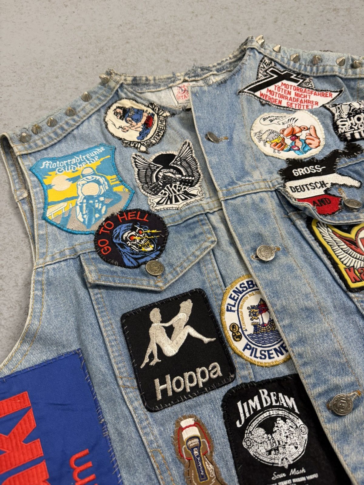 Vintage Biker Gang 80s 51States Cut Embroidered Studded Patched Vest Size US L / EU 52-54 / 3 - 7 Thumbnail