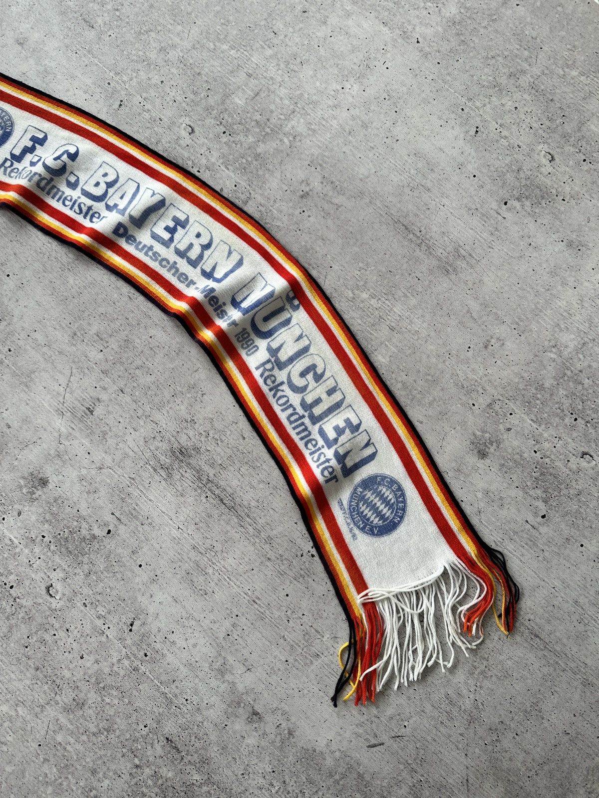 Vintage F.C. Bayern Munchen Deutscher-Meister 1990 scarf Size ONE SIZE - 2 Thumbnail