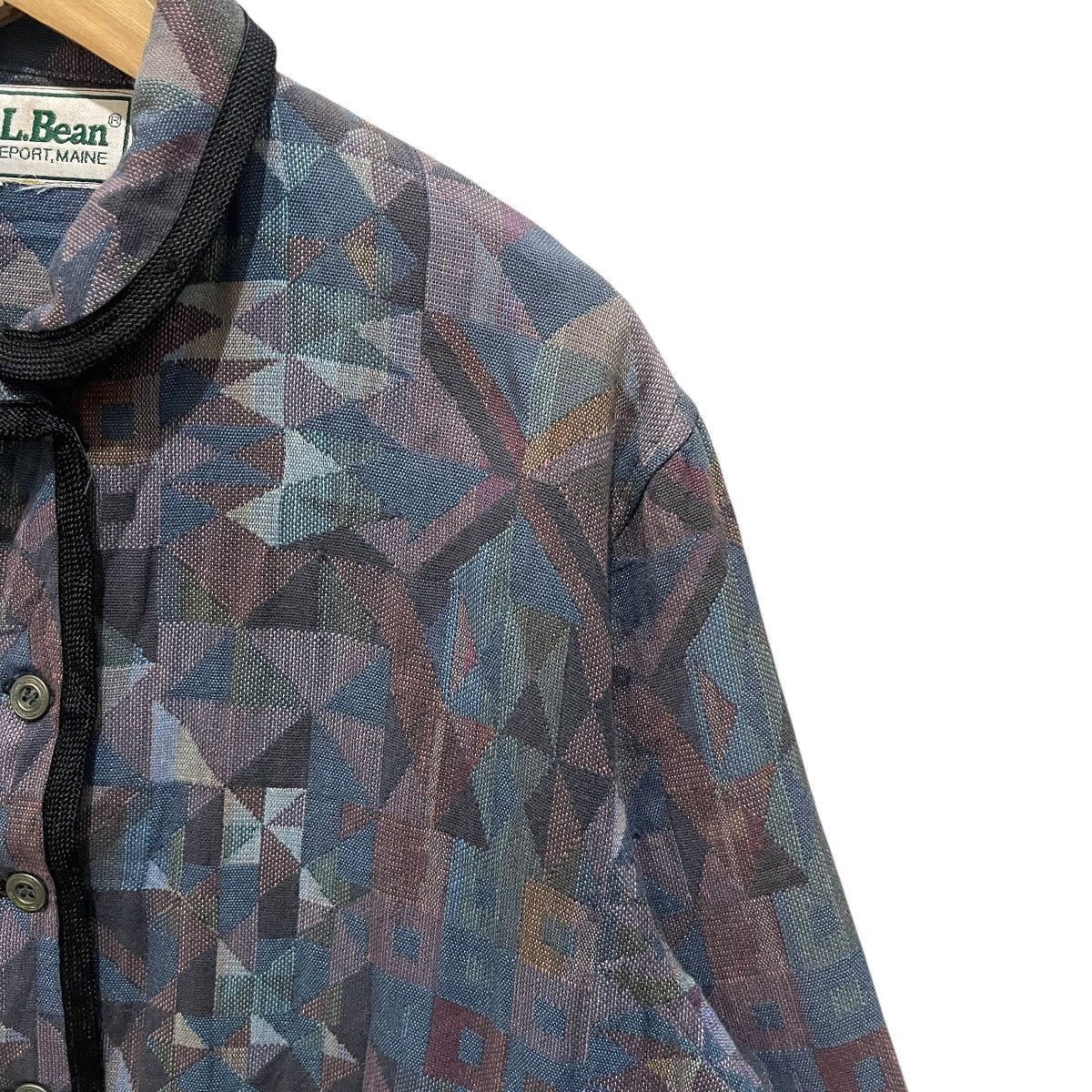 L.L. Bean × Vintage Vintage LL Bean Aztec Design Button Cropped Jacket Size M / US 6-8 / IT 42-44 - 3 Thumbnail