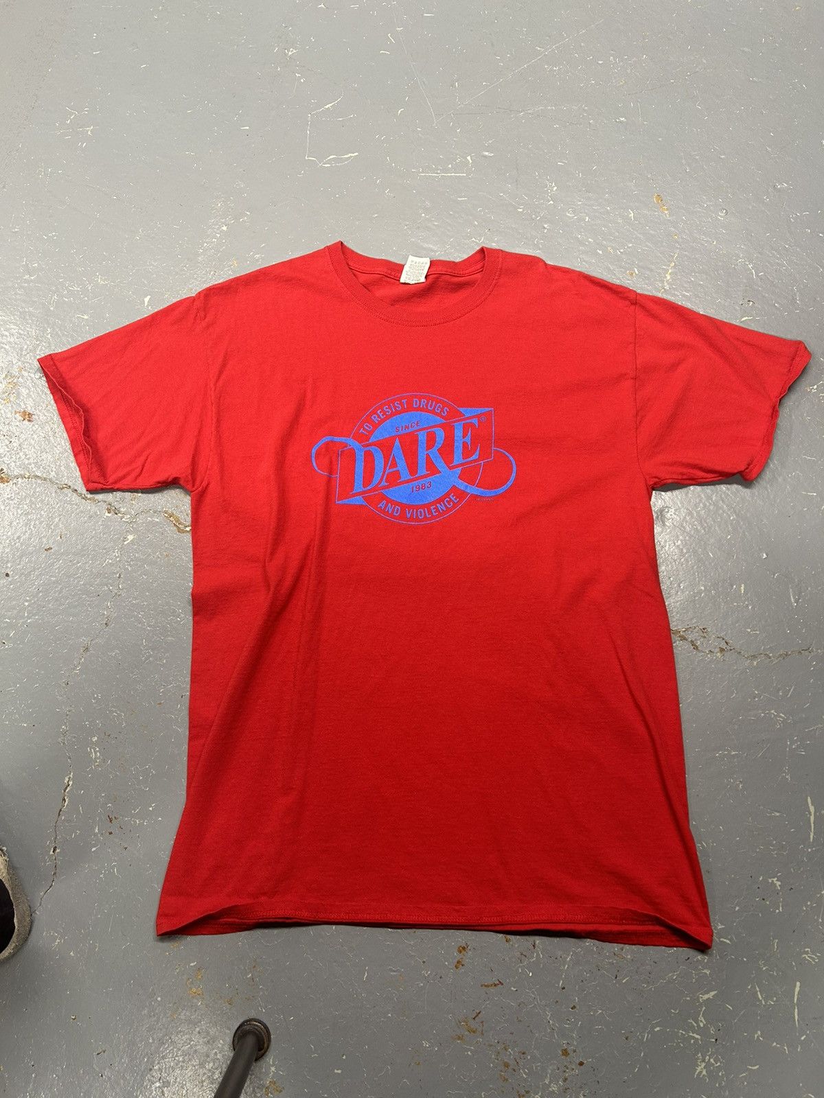 D.A.R.E × Vintage Crazy Vintage Y2K Essential Red D.A.R.E Tee Shirt Size US L / EU 52-54 / 3 - 1 Thumbnail