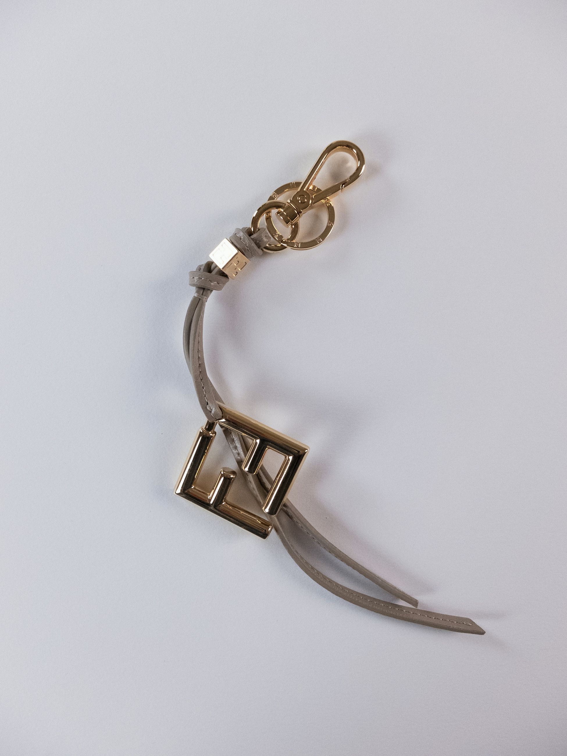 Fendi FENDI gray FF diamonds leather bag charm / keyring Size ONE SIZE - 2 Thumbnail