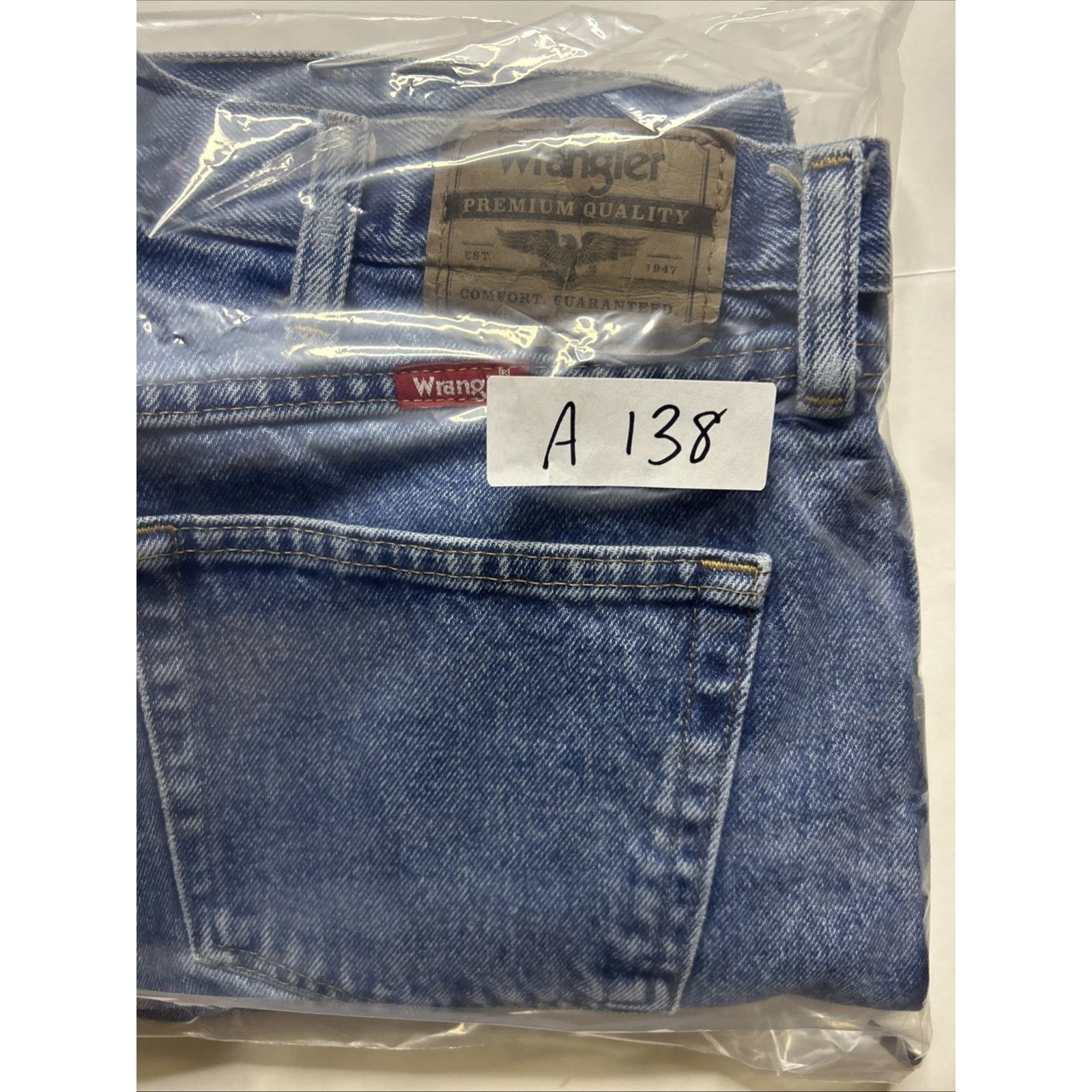 Wrangler Wrangler Jeans Authentic Straight Leg Men Size 40x28 Size US 40 / EU 56 - 14 Thumbnail
