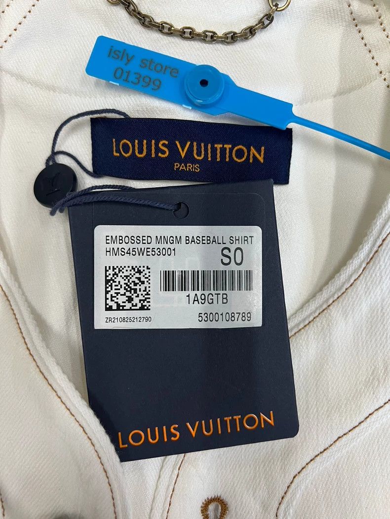 Louis Vuitton Louis Vuitton Solid full presbyopic single-breasted short- Size US S / EU 44-46 / 1 - 4 Thumbnail