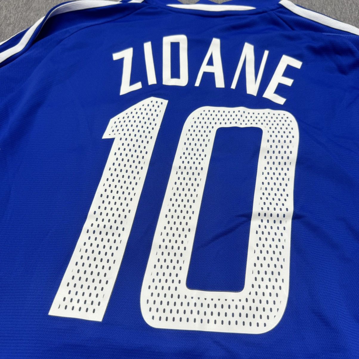Adidas The match against poverty 2004 Longsleeves shirt #10 zidane Size US XL / EU 56 / 4 - 4 Thumbnail