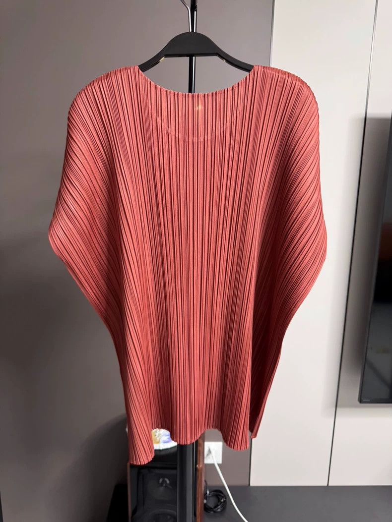 Issey Miyake Issey Miyake size:3 Brick-red pleated top Size S / US 4 / IT 40 - 2 Thumbnail