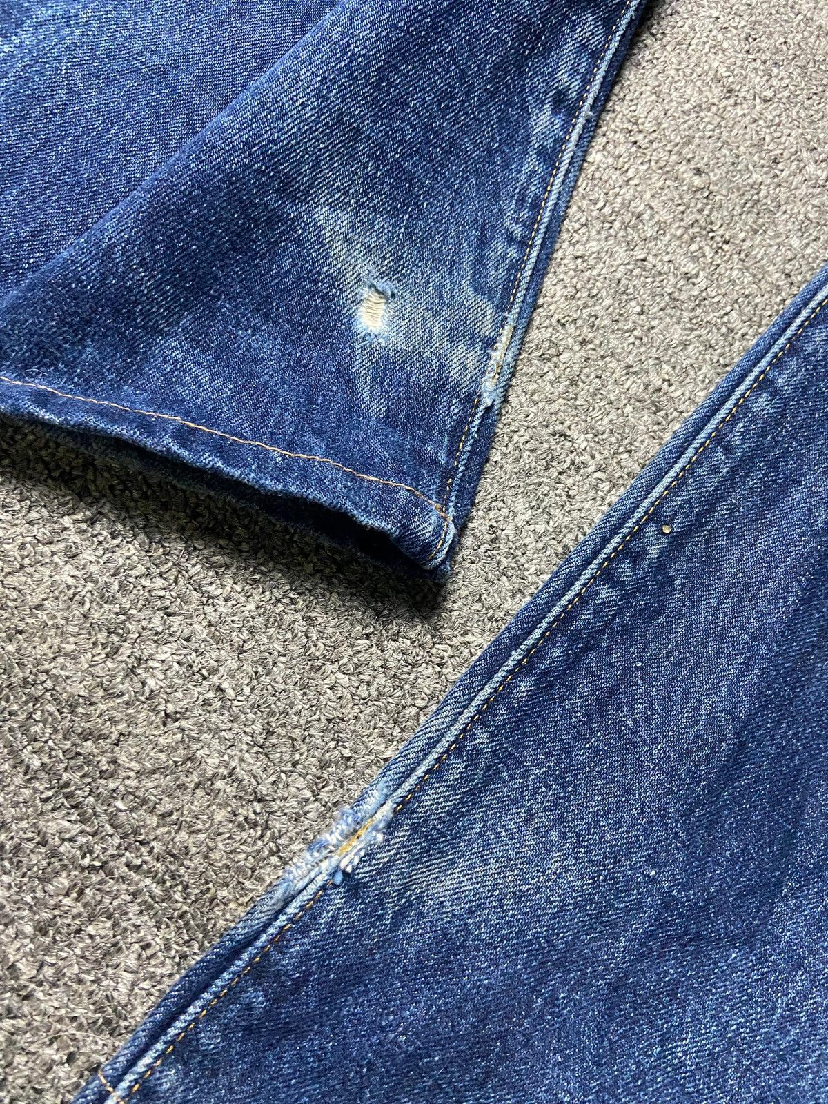 Levi's Levi’s Strauss Co. 501 Distressed Ripped Jeans (162) Size US 31 - 5 Thumbnail