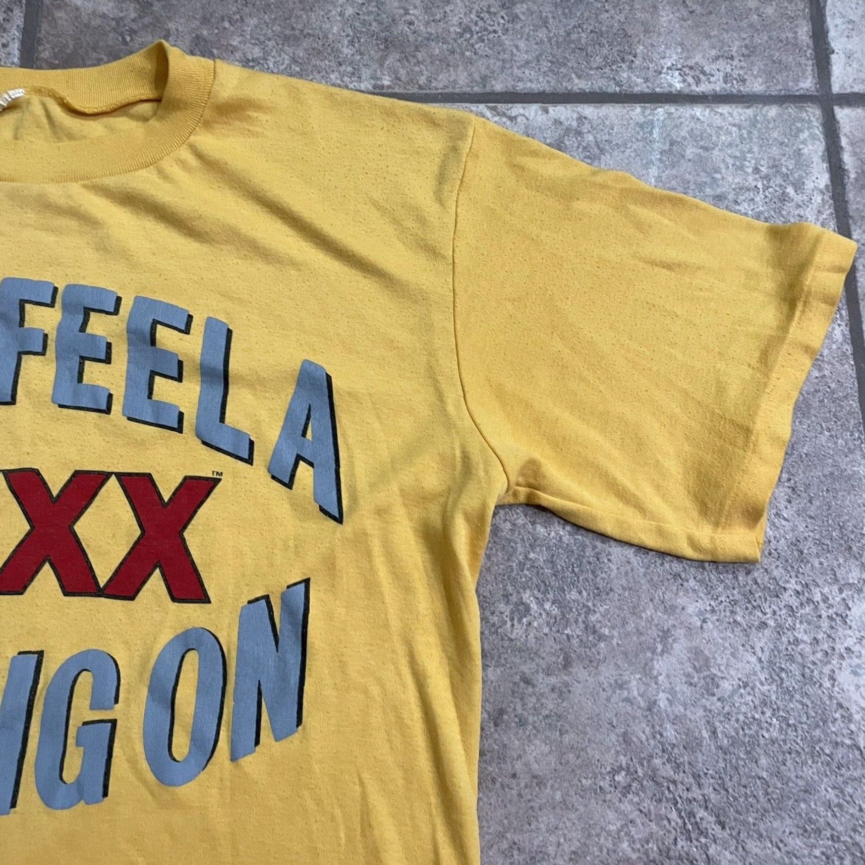 Vintage VINTAGE Disney Stitch Graphic T-Shirt Men XL Yellow Casual Tee 90s Retro Size US XL / EU 56 / 4 - 2 Thumbnail