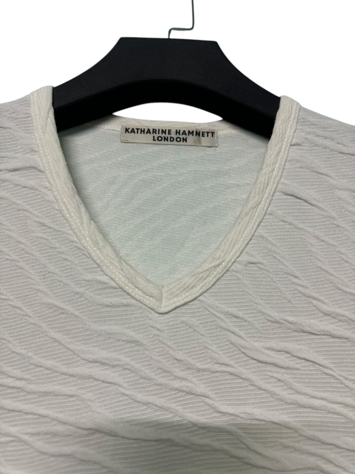 Katharine Hamnett London 💥 KATHERINE HAMNETT LONDON V-NECK TEE Size US XL / EU 56 / 4 - 6 Thumbnail