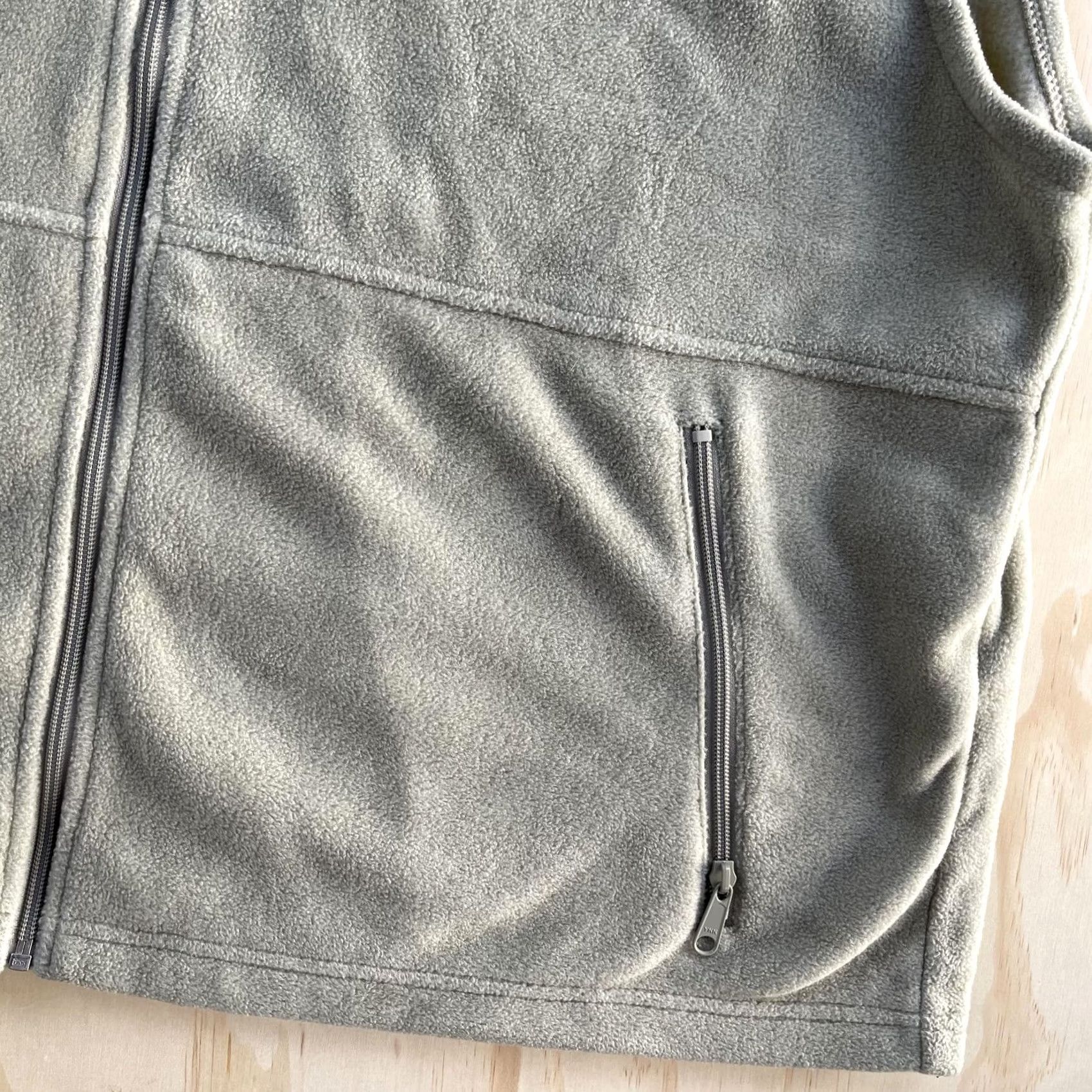 Vintage Columbia Vest Mens 2XL Gray Full Zip Lightweight Fleece Outdoors Hiking WM1480 Size US XXL / EU 58 / 5 - 2 Thumbnail