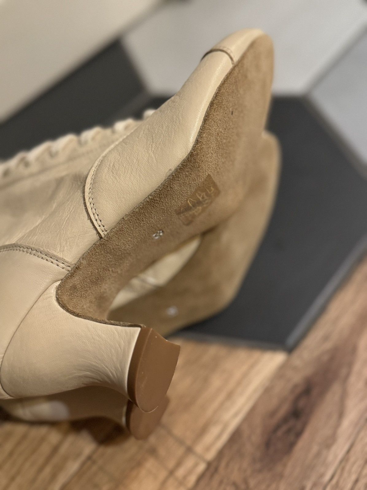 Other New RUMPF The Cambridge Boot LeRoi Heel Bixby Beige 7.5 38 Size US 7.5 / IT 37.5 - 6 Thumbnail