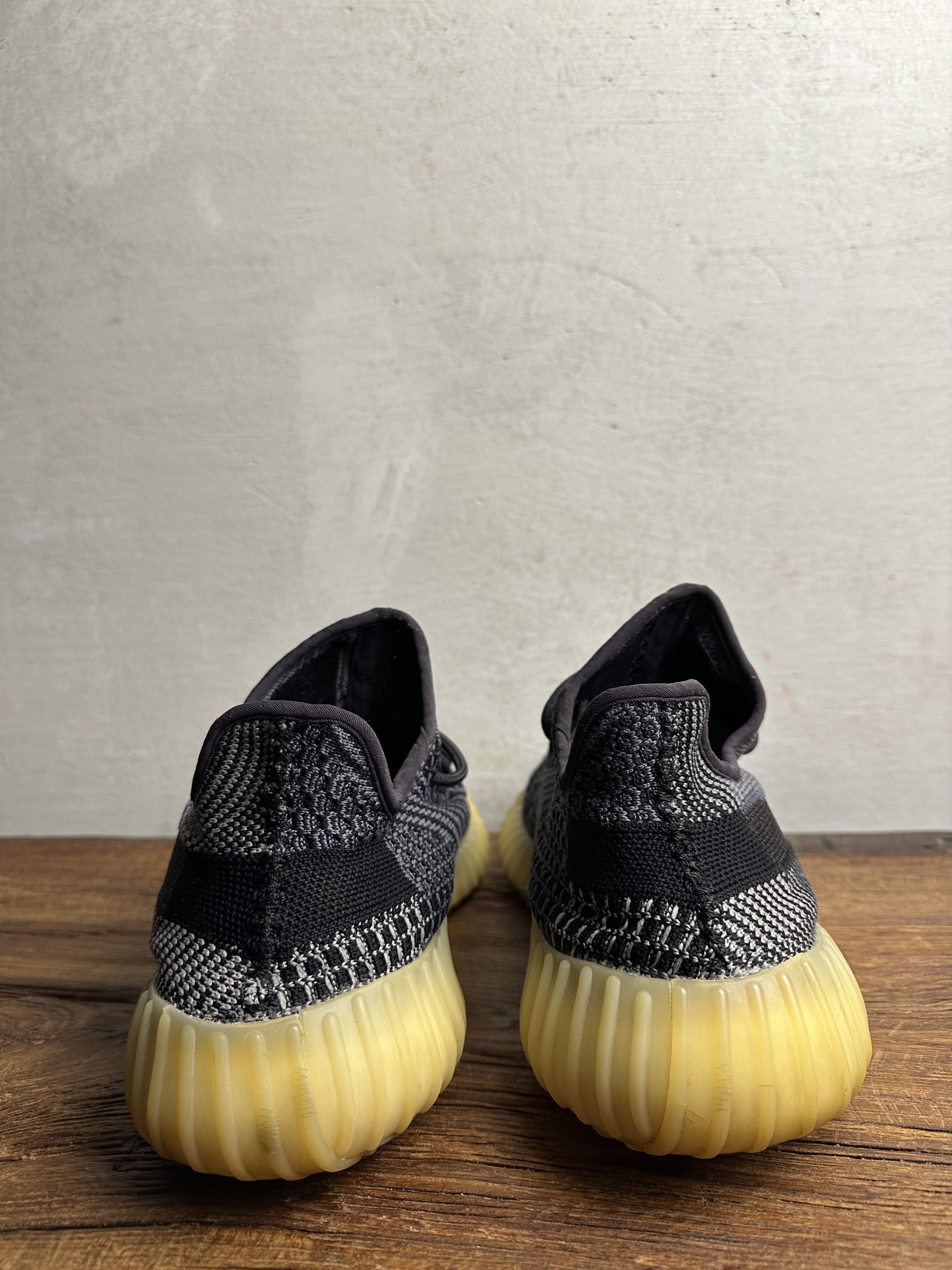 Adidas Adidas Yeezy Boost 350 V2 Carbon Size US 11 / EU 44 - 4 Thumbnail