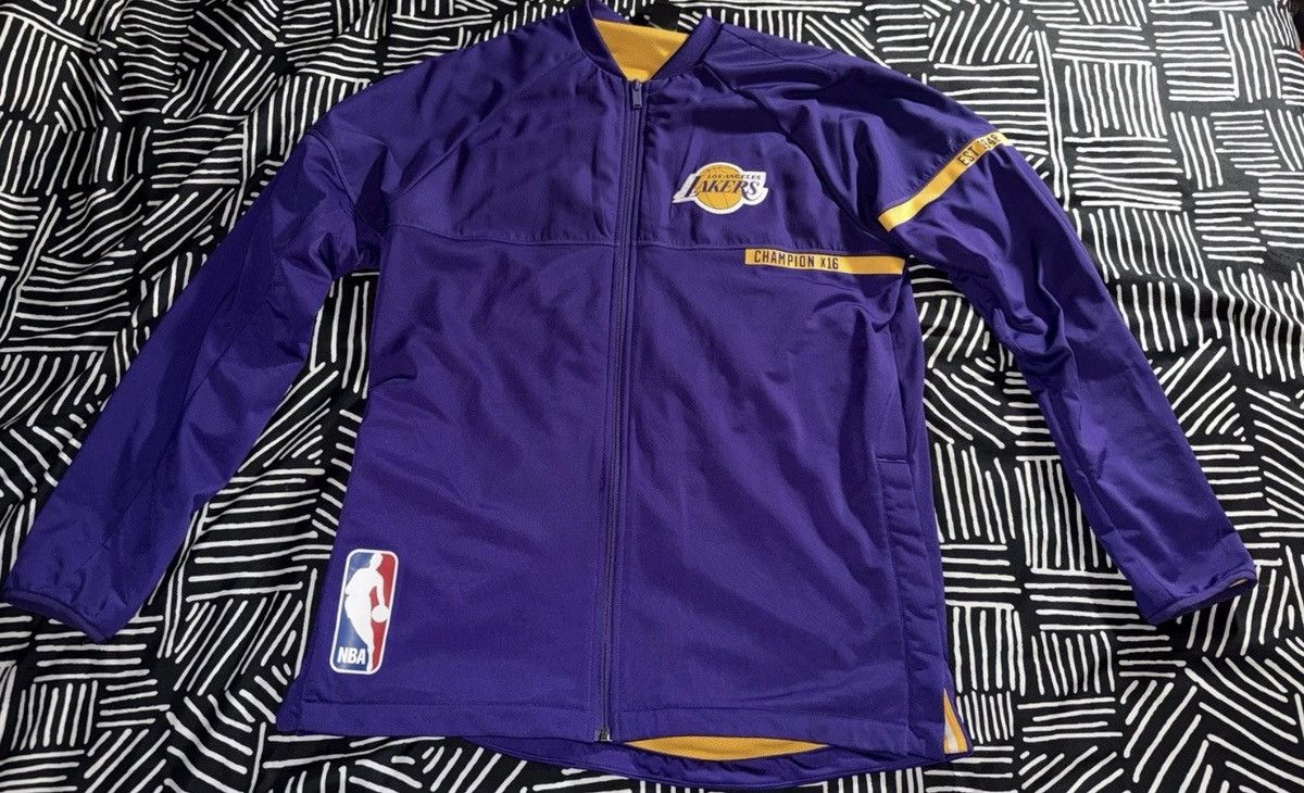 Adidas Lakers Warm Up Jacket Worn Once Size Large Size US L / EU 52-54 / 3 - 1 Thumbnail