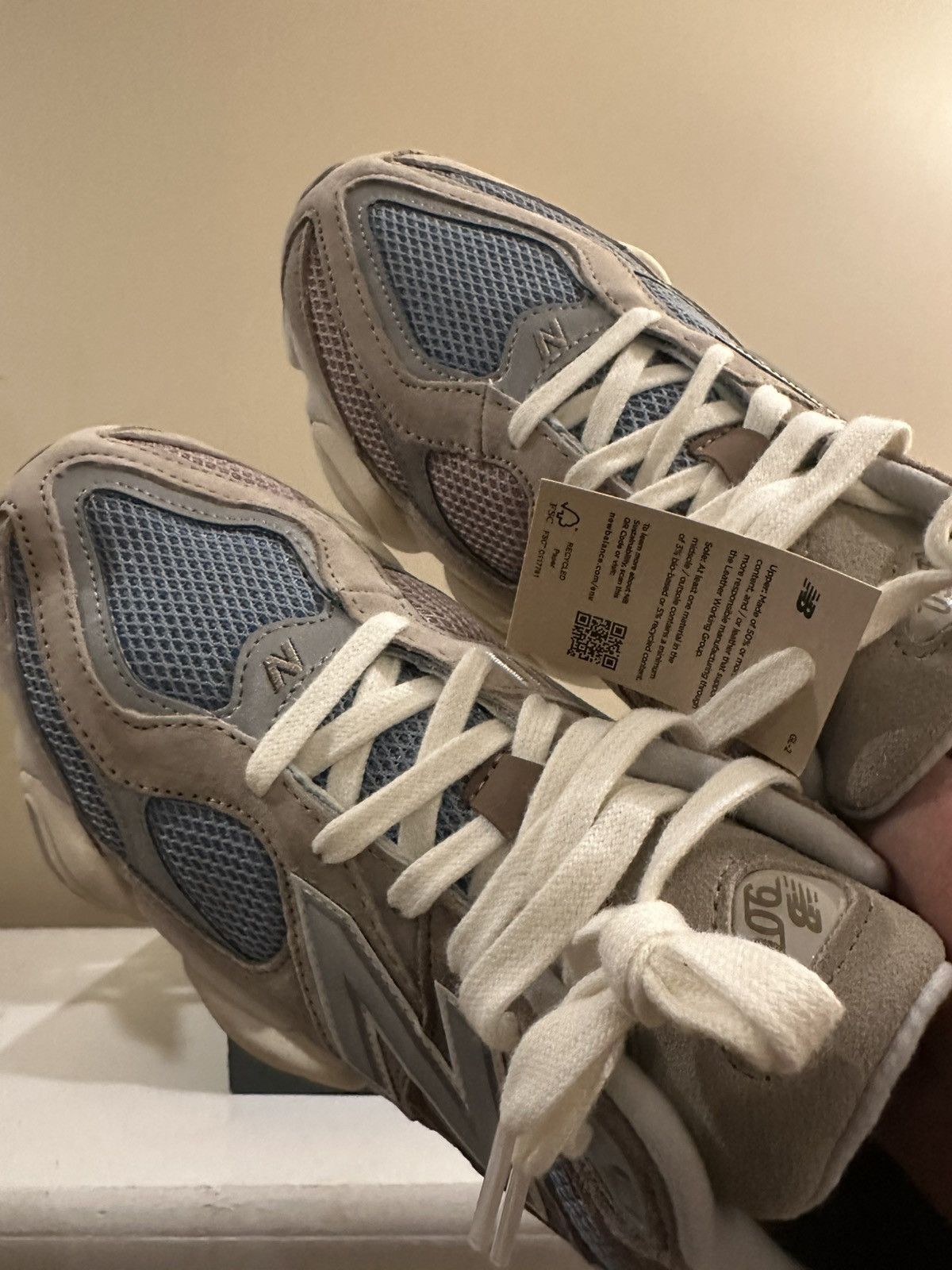 New Balance New Balance 9060 ‘Cherry Blossom Pack’ Size US 10 / EU 43 - 4 Thumbnail