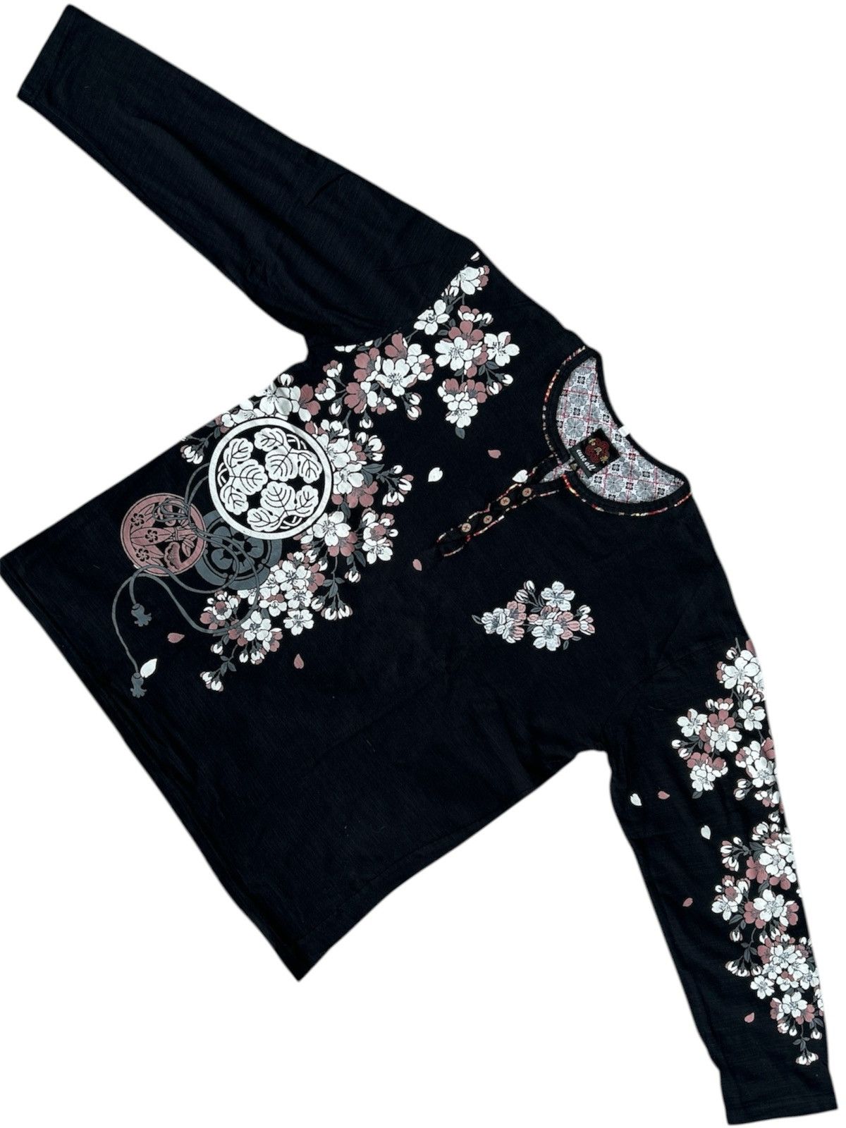 If Six Was Nine × Le Grande Bleu (L.G.B.) × Yohji Yamamoto Vintage Floral Henley Long Sleeve – Black Size US XXL / EU 58 / 5 - 16 Thumbnail