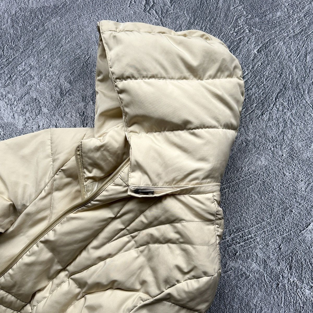 Moncler Women’s Moncler Long Down Quilted Coat with Detachable Hood Size M / US 6-8 / IT 42-44 - 10 Thumbnail