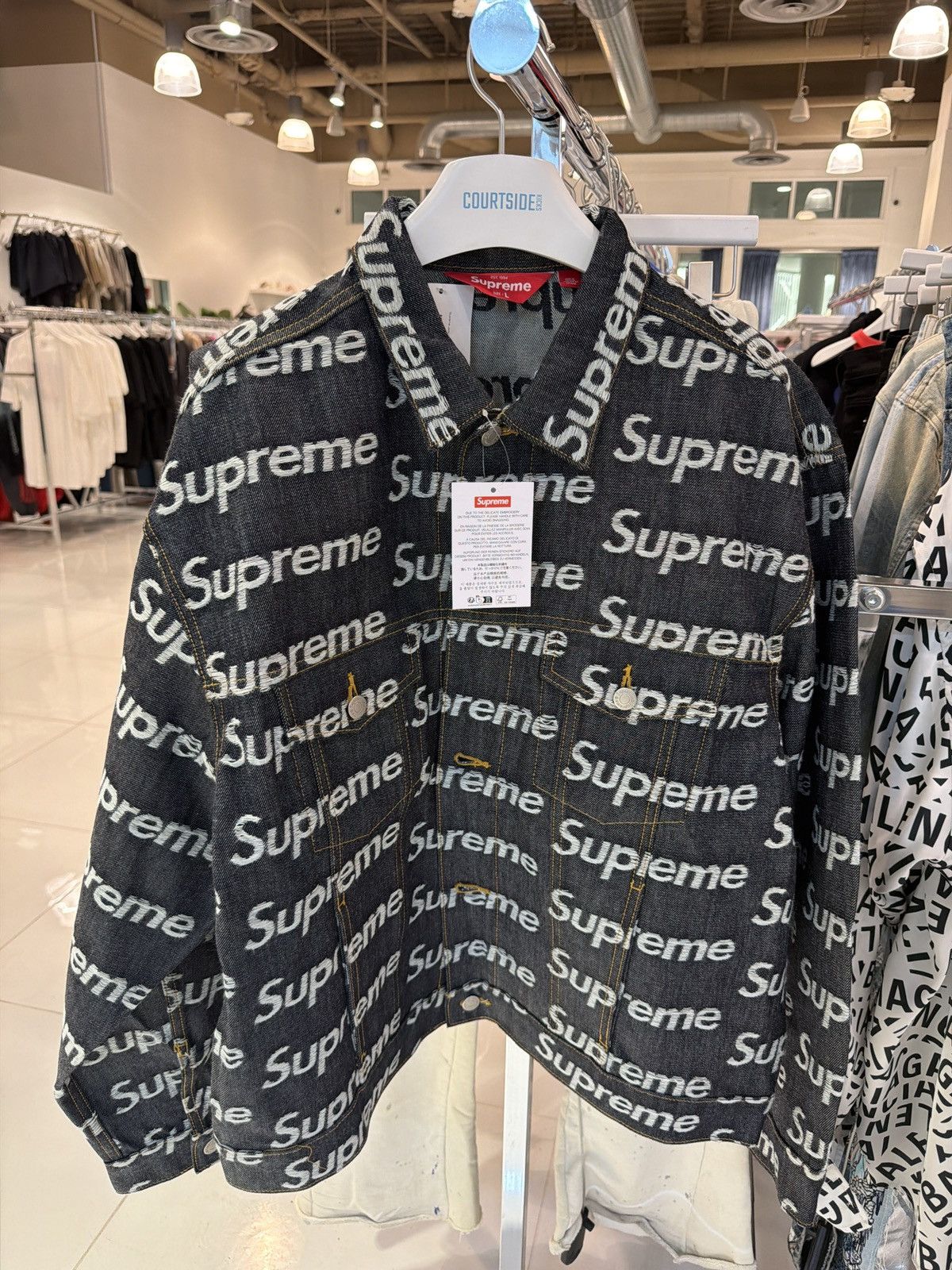 Supreme Supreme Jacquard Logo Denim Trucker Jacket Size US L / EU 52-54 / 3 - 1 Thumbnail
