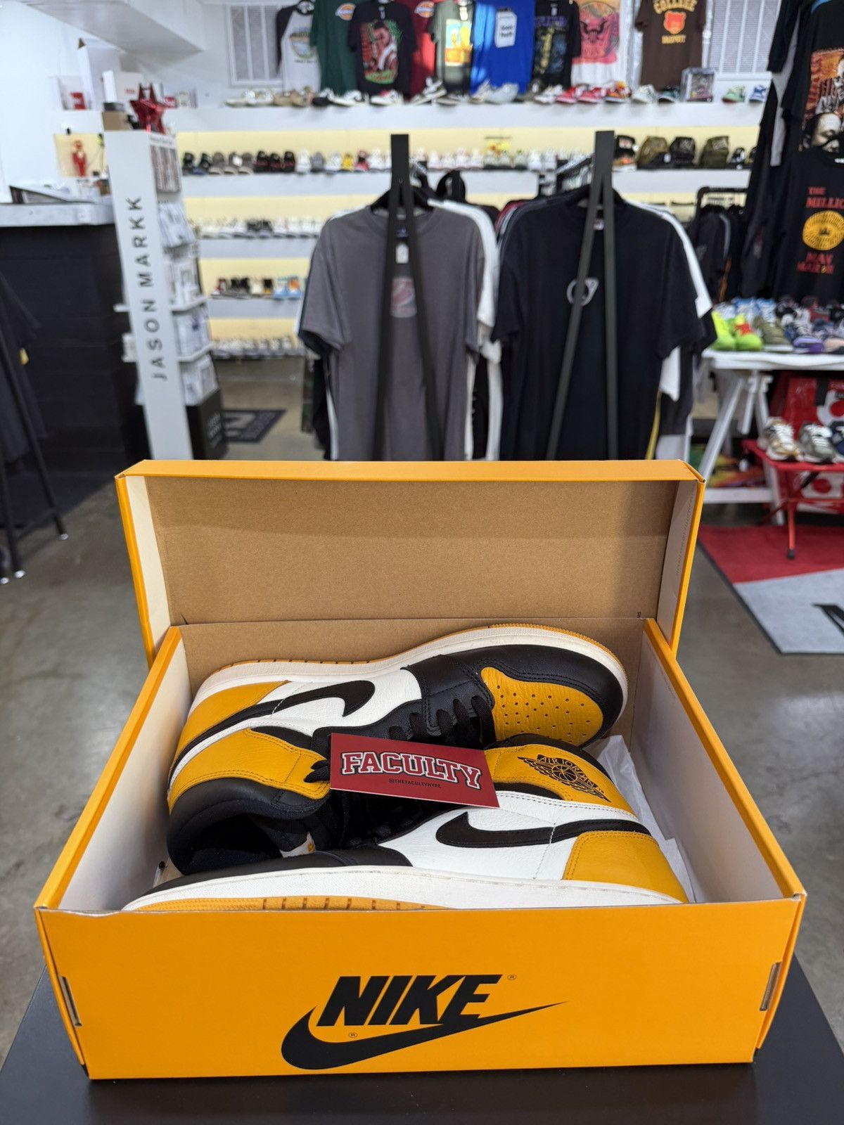 Jordan Brand Air Jordan 1 Taxi Size 9 (2022) Size US 9 / EU 42 - 11 Thumbnail