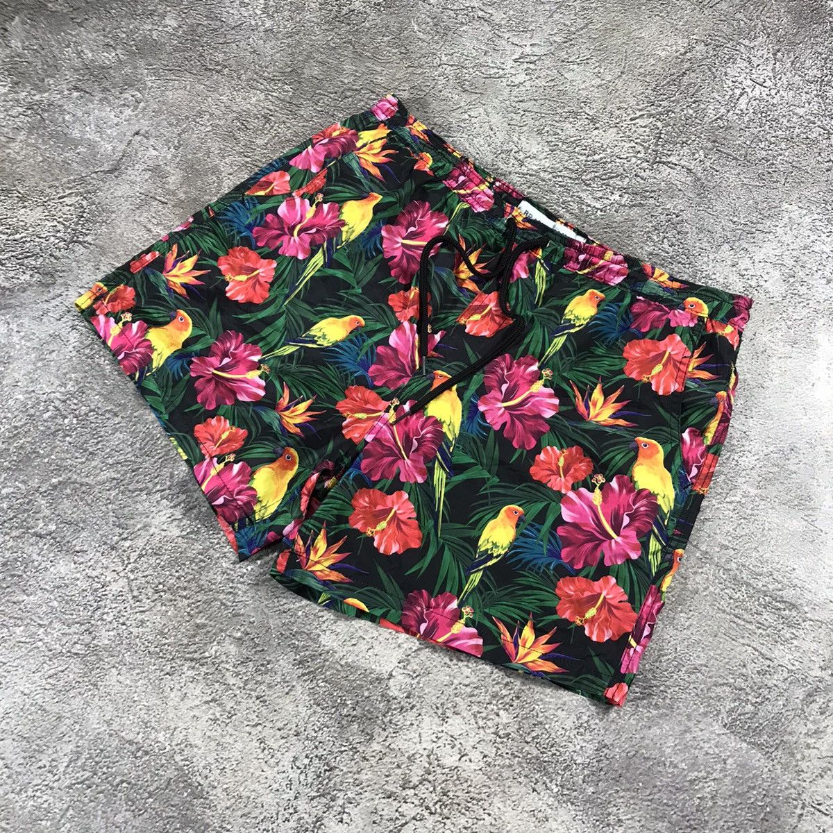 Vintage Vintage Y2K Floral All Over Print Shorts Rave Streetwear 34 Size US 34 / EU 50 - 1 Thumbnail