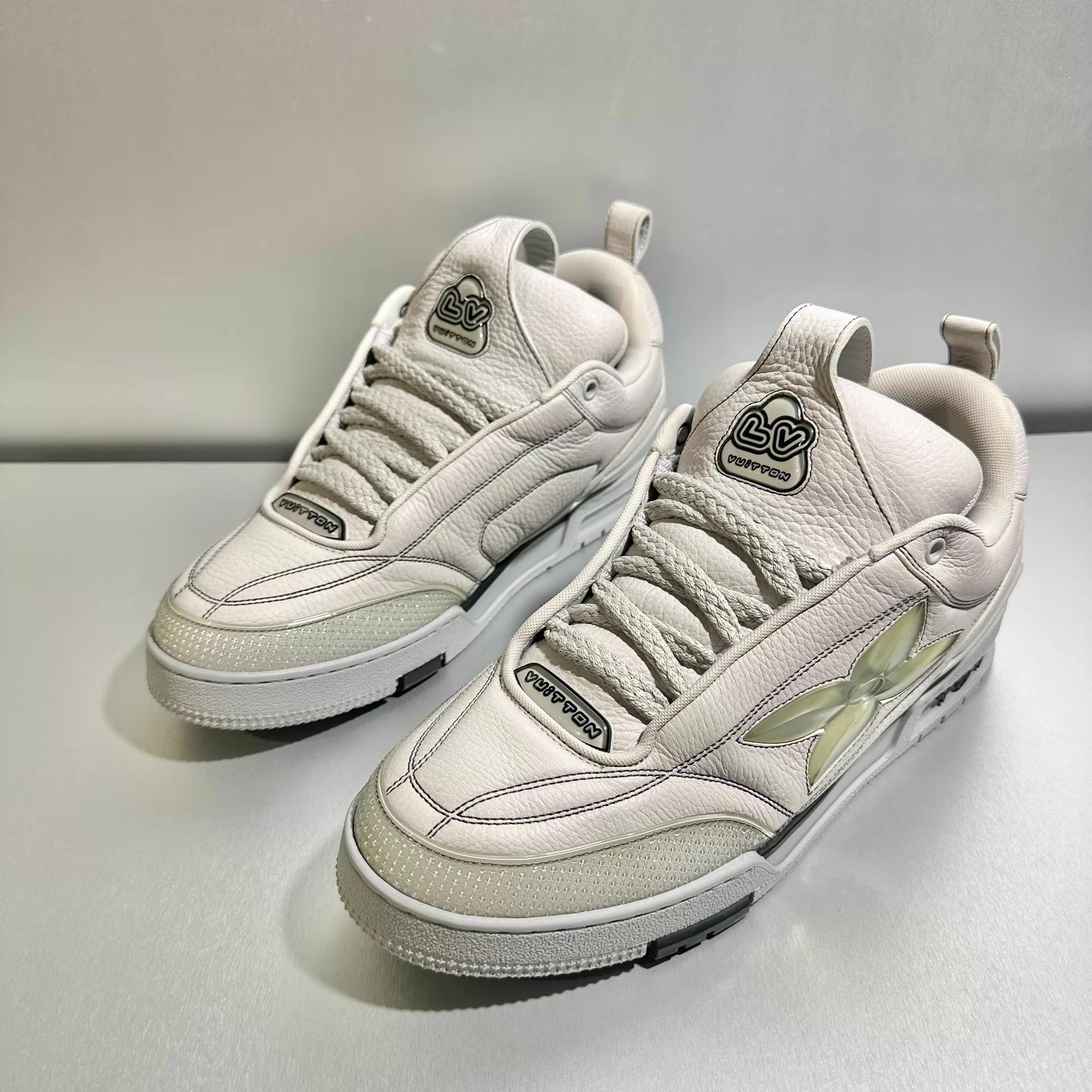 Louis Vuitton Louis Vuitton Skate Gray White US9 Mint Size US 9 / EU 42 - 1 Thumbnail
