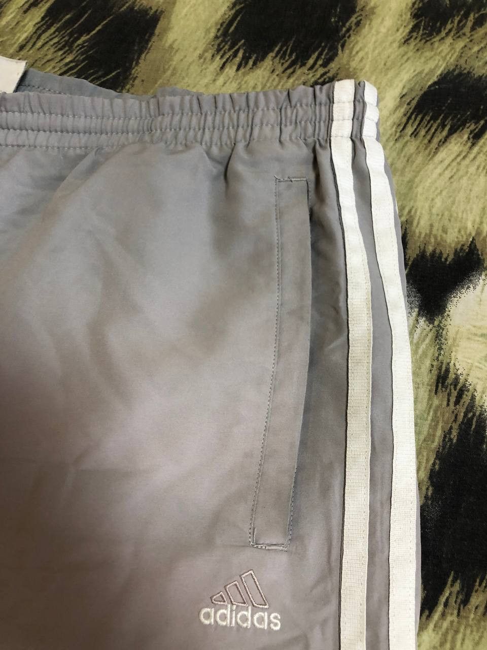 Adidas VINTAGE ADIDAS NYLON FOOTBALL RUNNINS SHORTS Size US 32 / EU 48 - 15 Thumbnail