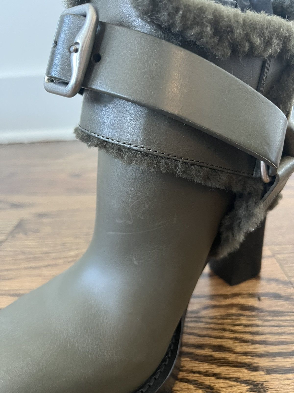 Burberry Burberry Leather and Shearling Cosy Stirrup Boots Size US 7 / IT 37 - 11 Thumbnail