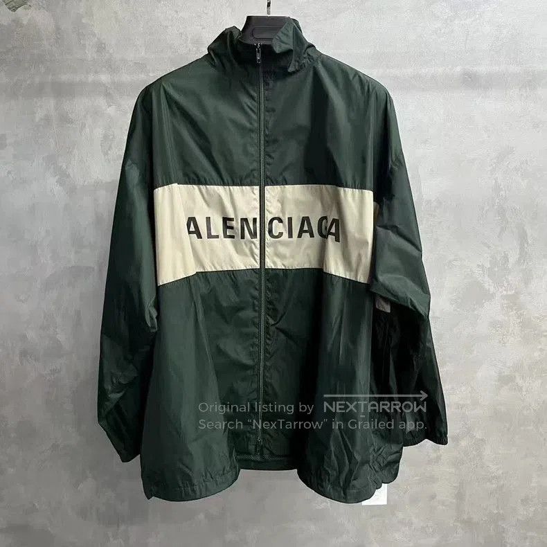 Balenciaga Balenciaga Green Logo Print Windbreaker. Size US S / EU 44-46 / 1 - 1 Thumbnail