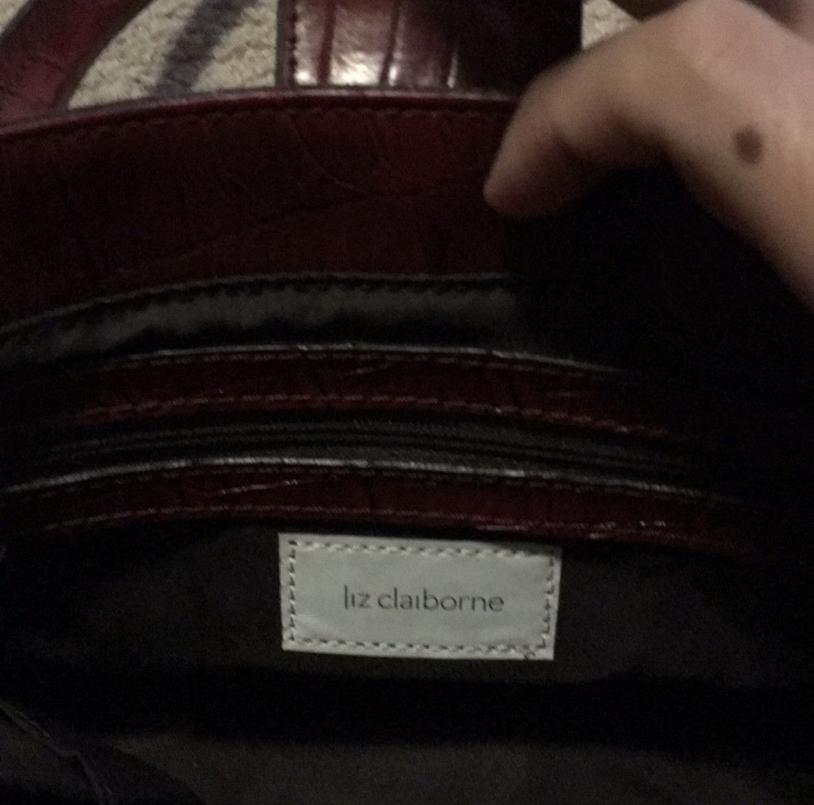 Liz Claiborne Liz Claiborne Red Alligator Skin Patterned Handbag Size ONE SIZE - 3 Thumbnail