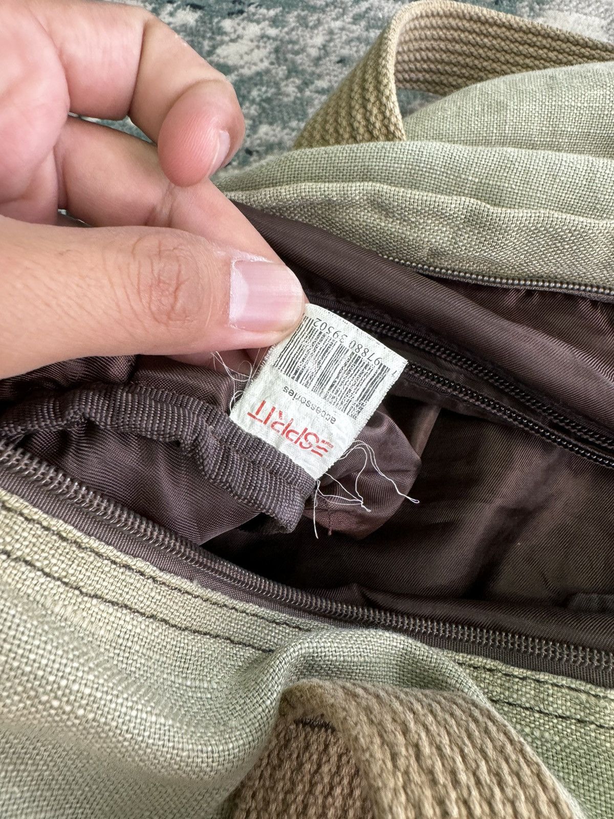 Esprit VINTAGE 90s ESPRIT DISTRESSED MILTARY PATTERN DUFFLE BAG Size ONE SIZE - 7 Thumbnail