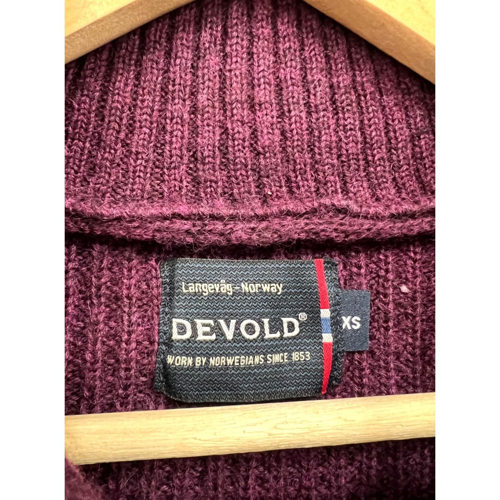 Vintage Devold Varde Zip Neck Plum Sweater XS Womens Cardigan Wool High Neck Sweatshirt Size XS / US 0-2 / IT 36-38 - 4 Thumbnail