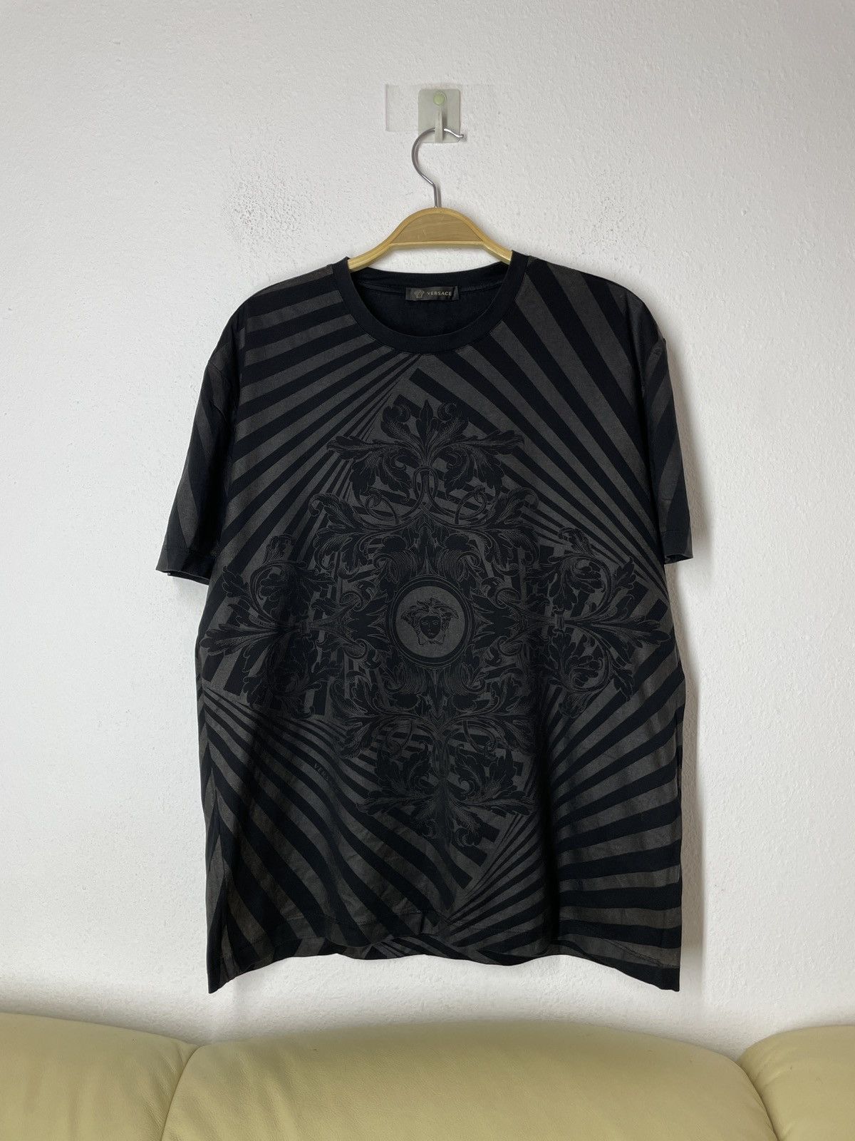 Versace Gianni Versace Black Graphic Medusa TShirt Size US M / EU 48-50 / 2 - 3 Thumbnail