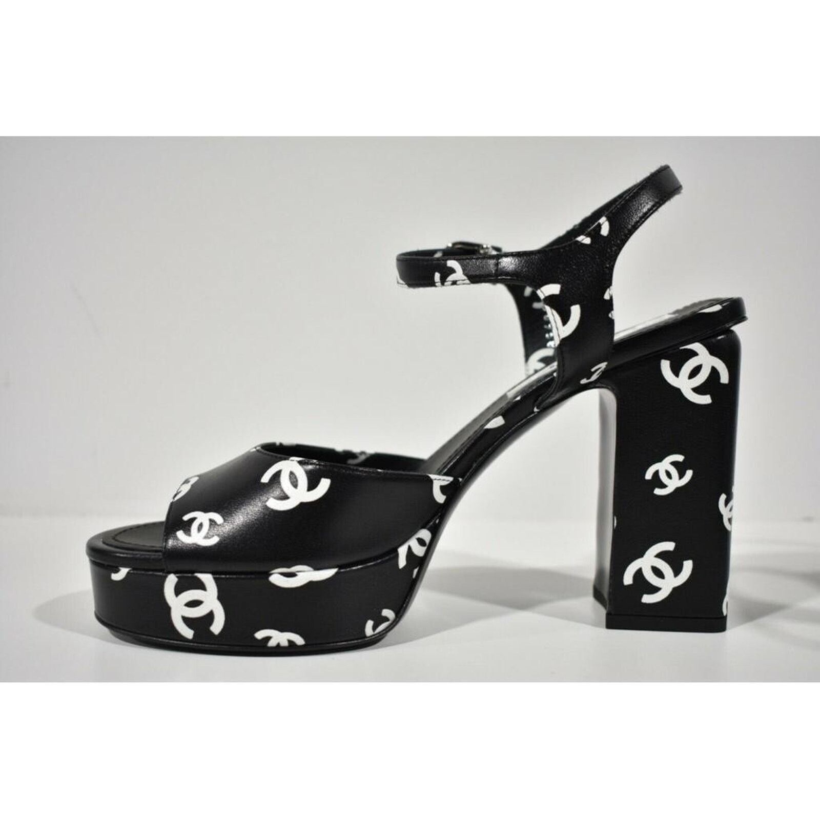 Chanel Chanel Lambskin CC Logo Platform Strap Block Heel Sandal 42 Size US 12 / IT 42 - 8 Thumbnail