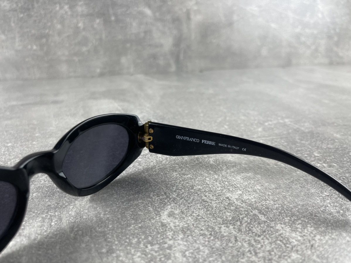 Gianfranco Ferre Y2K Gianfranco Ferré Vintage Oval Sunglasses Black Gold Size ONE SIZE - 6 Thumbnail