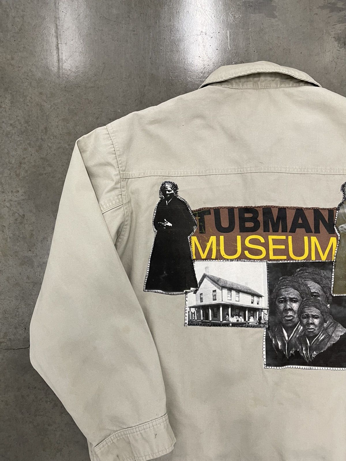 Other HARRIET TUBMAN "TUBMAN MUSEUM" PATCHWORK KHAKI WORK JACKET Size US L / EU 52-54 / 3 - 4 Thumbnail