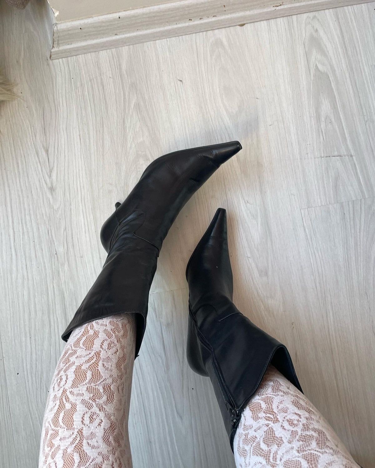 Vintage 00’s leather boots Size US 7.5 / IT 37.5 - 2 Thumbnail