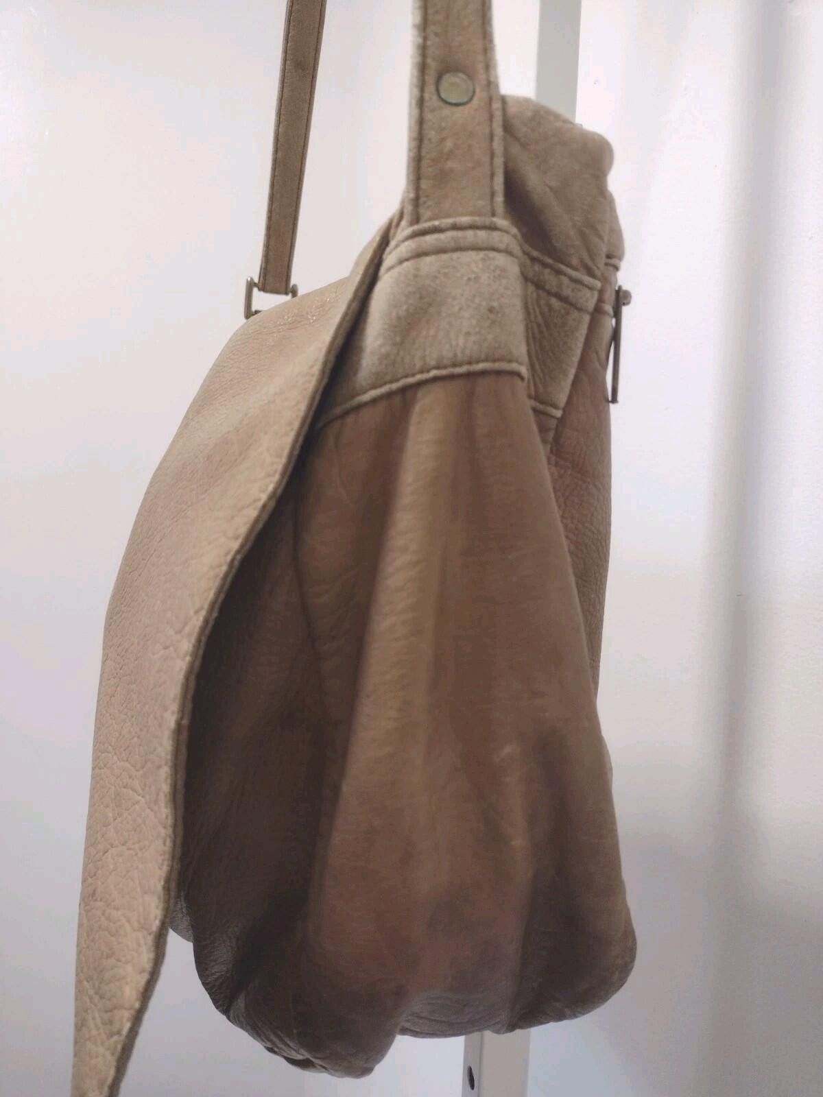 The Unbranded Brand VTG Distressed Leather Messenger Bag Lg Organizer Crossbody Size ONE SIZE - 5 Thumbnail