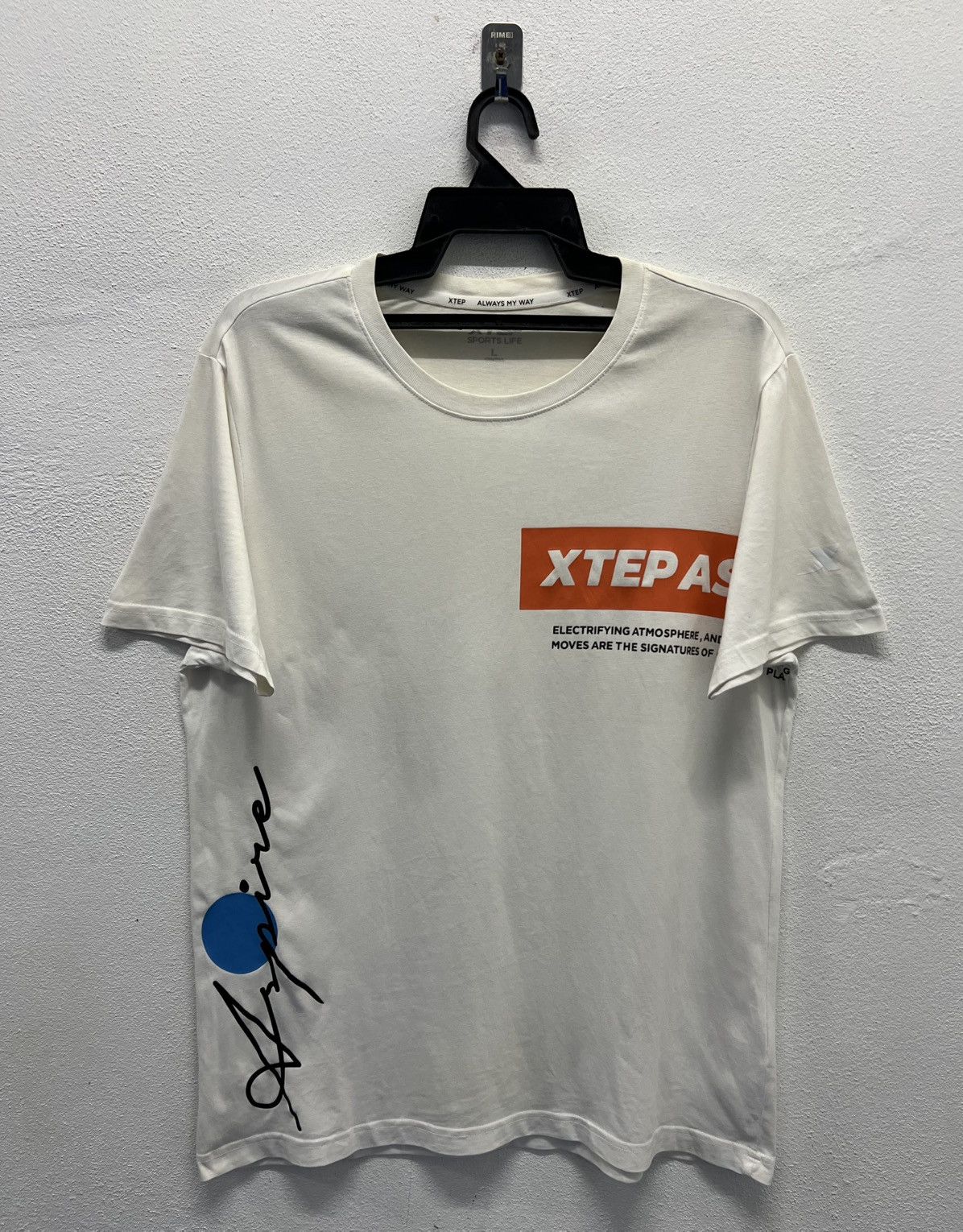 Other XTEP ALWAYS MY WAY SPORTS LIFE SHIRT Size US L / EU 52-54 / 3 - 1 Thumbnail