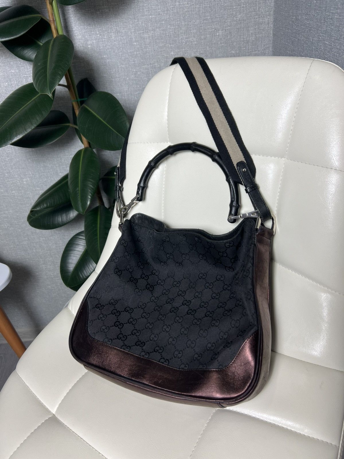 Gucci Vintage Gucci GG Monogram Canvas Bambo Shoulder Handle Bag Size ONE SIZE - 1 Thumbnail