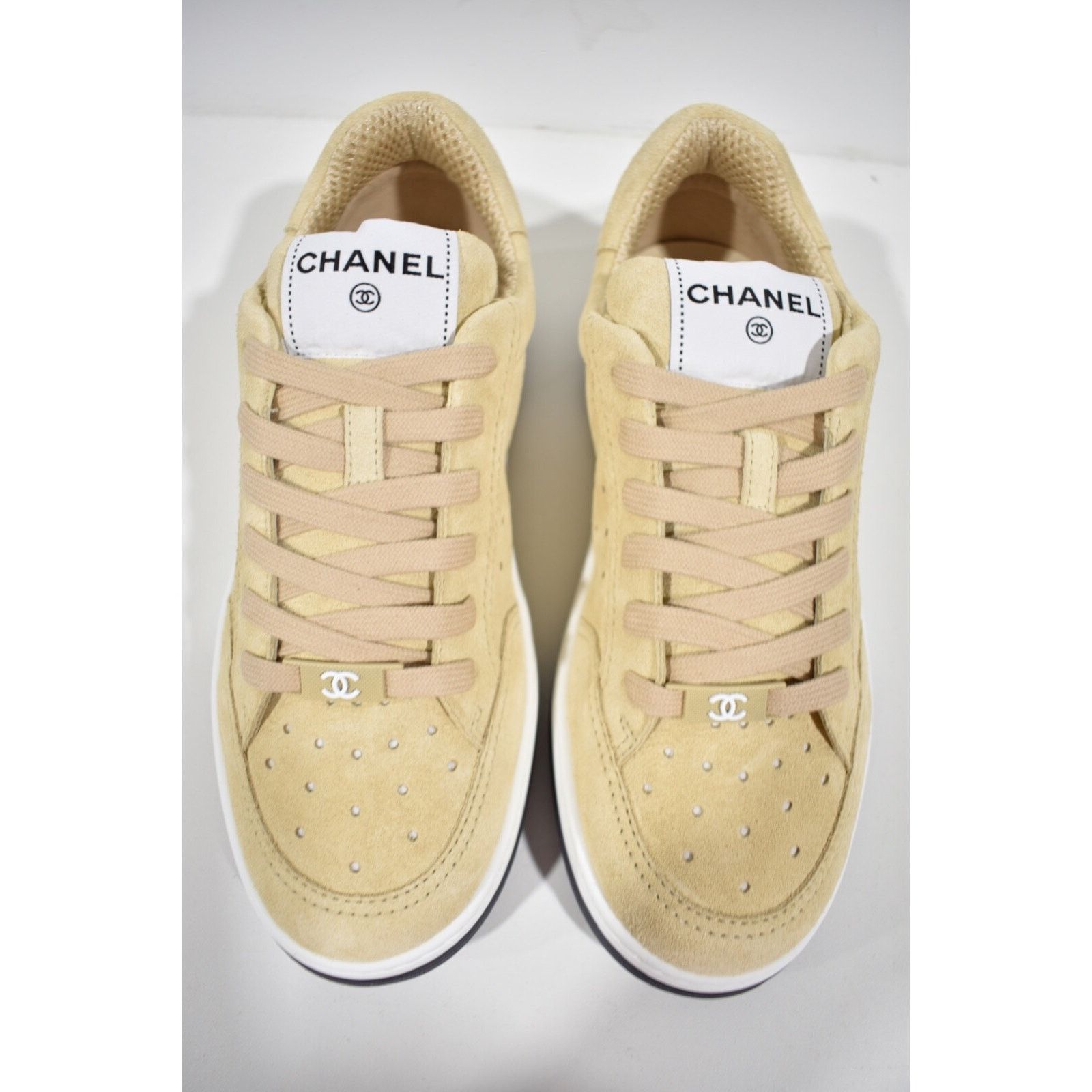 Chanel 22A Suede CC Logo Flat Lace Up Runner Trainer Sneaker 36.5 Size US 6.5 / IT 36.5 - 7 Thumbnail