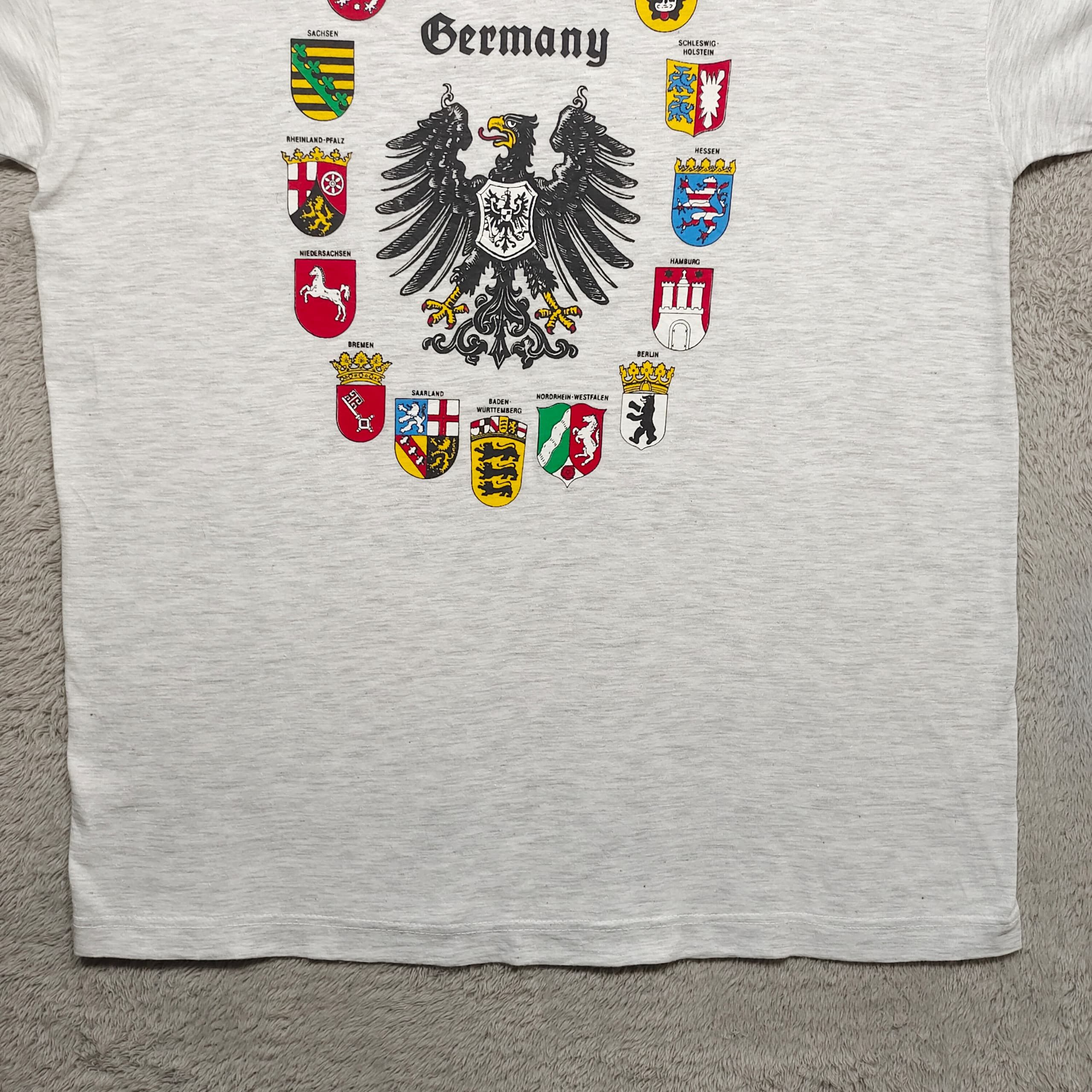 Vintage Vintage Germany Coat of Arms Bundesadler Eagle Souvenir Tee Size US M / EU 48-50 / 2 - 4 Thumbnail