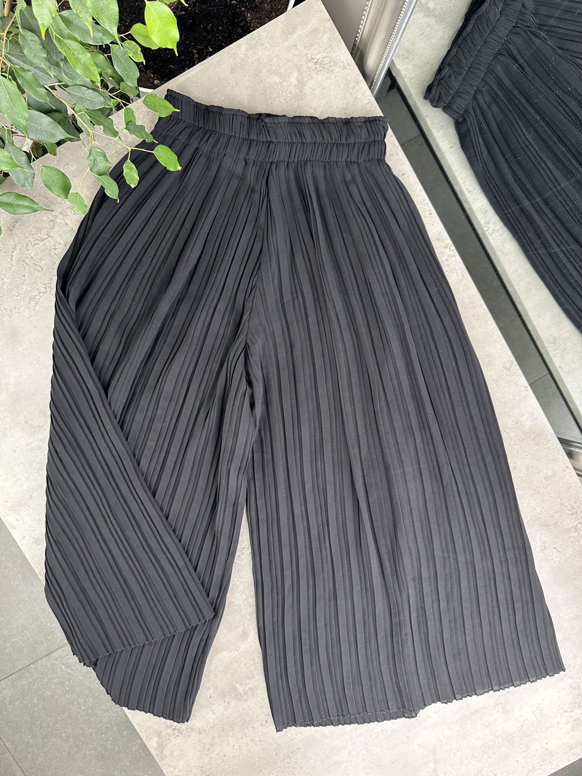 image of Issey Miyake x Vintage Cropped Wide Pleated Pants Issey Style in Black, Men's (Size 28)